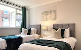 Best Price! Wonderful 2 Bedroom, 2 Superkings Or 4 Singles, Fantastic Location & Free Parking!